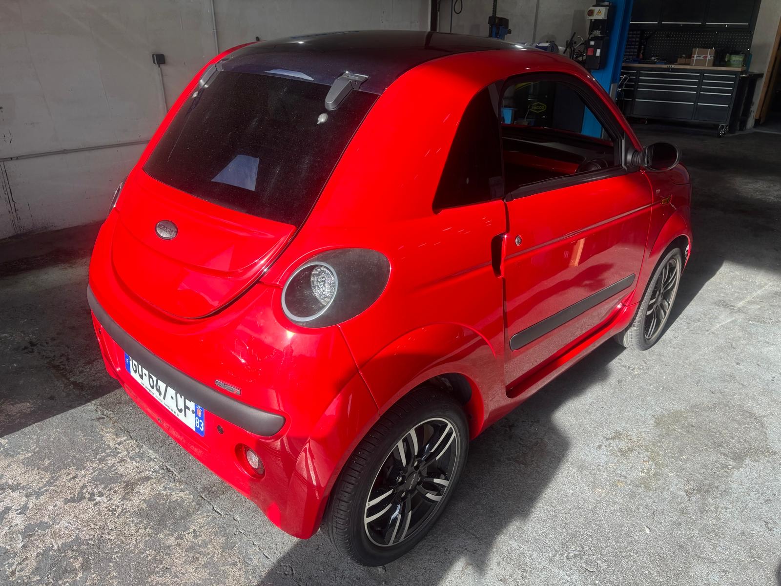 Due must rouge microcar