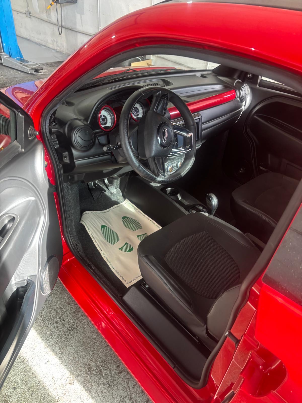 Due must rouge microcar